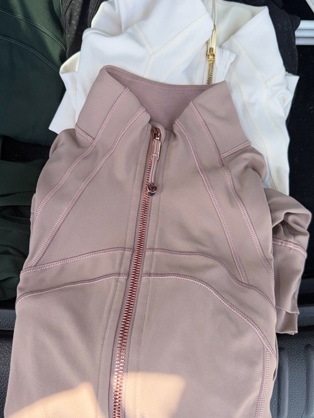 Lululemon 3 cropped define jackets size 4 like new